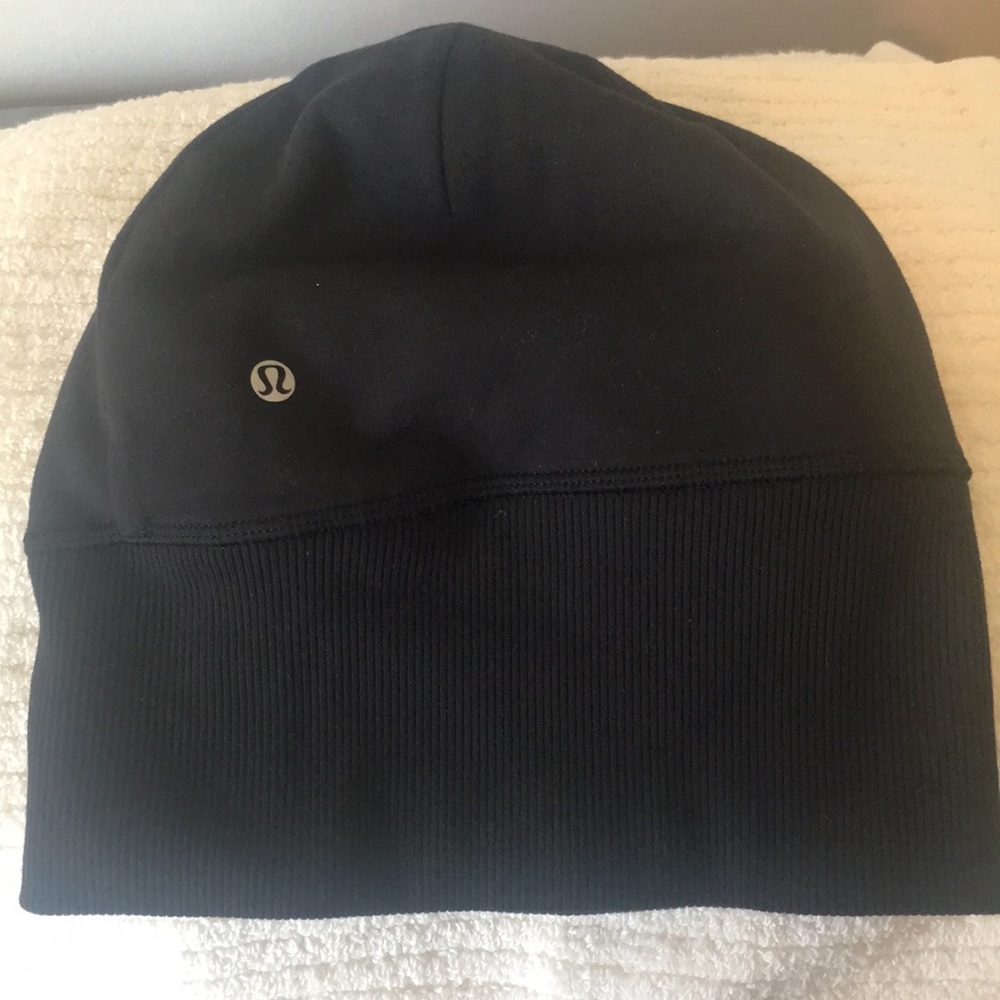 Lululemon running hat reversible.